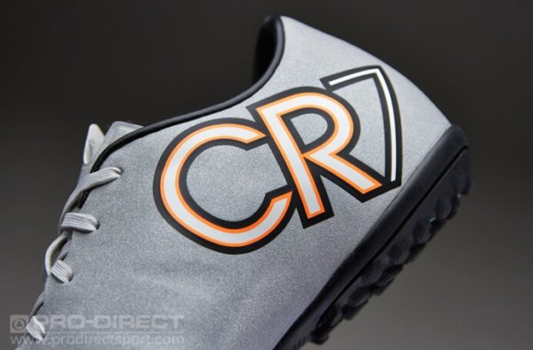 101800 (2) NIKE MERCURIAL VICTORY V CR7 TF 684878-003