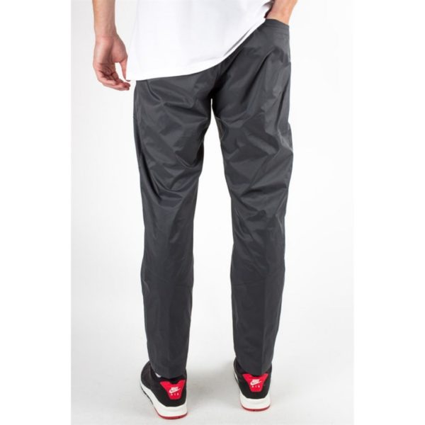 TRENERKA TE POSHTME NIKE 928002 060
