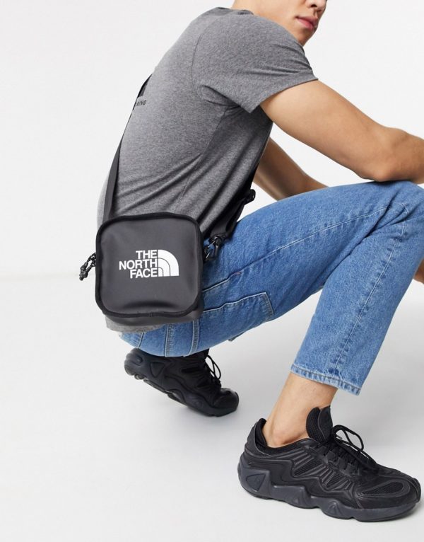 21315746-1-tnfblacktnfwhite Çantë THE NORTH FACE NF0A3VWSKY4