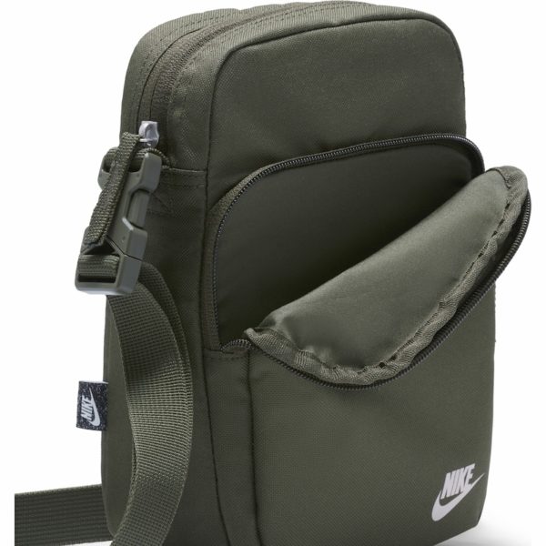 afd2c9e553bc226cace18e74c550ca9e2d5d8da8274fcf420905542d408013ee Çantë NIKE DB0456-325