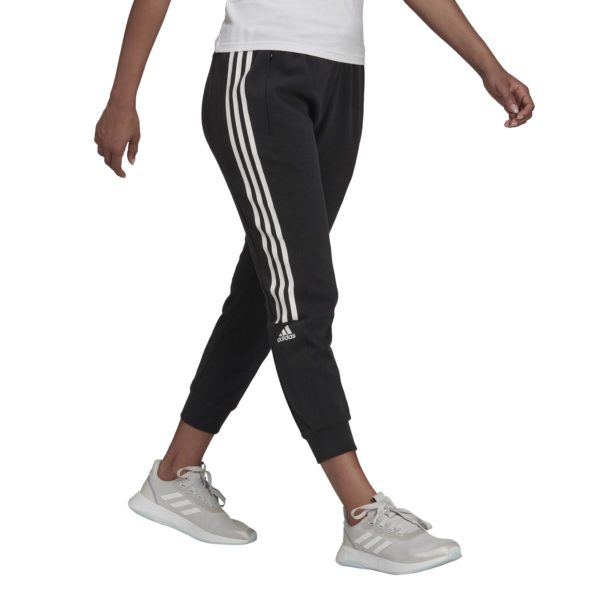 hd1771_app_on-model_walking_white Trenerka Të Poshtme ADIDAS HD1771