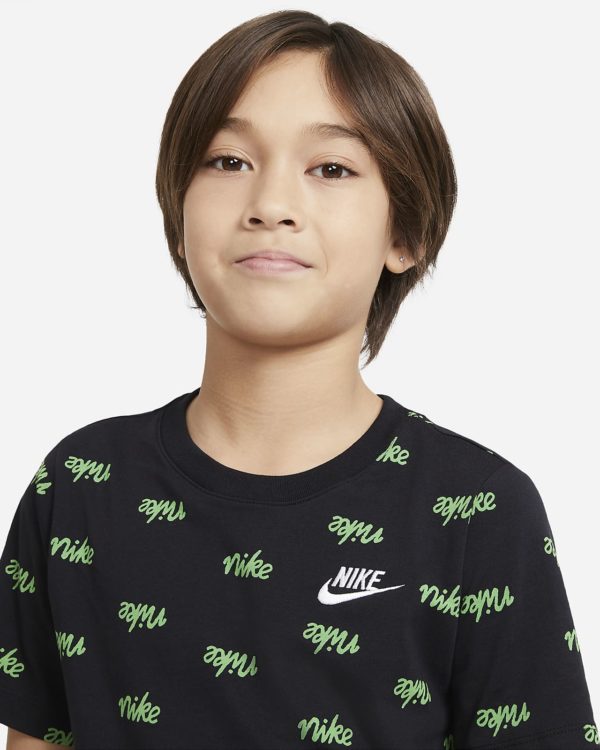 sportswear-script-big-kids-boys-printed-t-shirt-MNf7Qx (1) Maicë Për Fëmijë NIKE DC7508-010