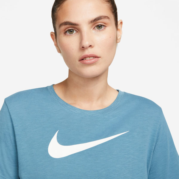 Nike_TEE_SWOOSH-NOISE_AQUA-WHITE-fd2884-440_C NIKE Maice FD2884-440