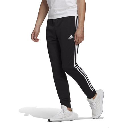 pol_pm_Spodnie-dresowe-meskie-adidas-ESSENTIALS-FRENCH-TERRY-3-STRIPES-czarne-GK8831-10654_5 ADIDAS Trenerka Komplet