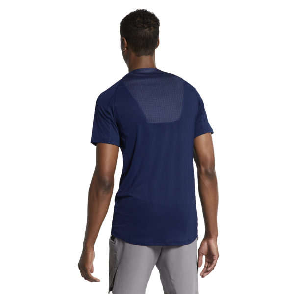 IMG_1311 NIKE Maice AO1803-492