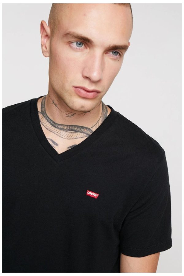 18006-2_panske-tricko-levi-s-the-original-v-neck-tee-85641-0001 LEVI'S Maice 85641-0001