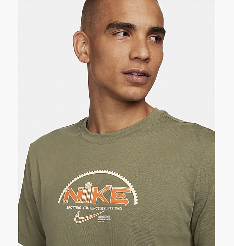 NIKE Maice FQ3904-222
