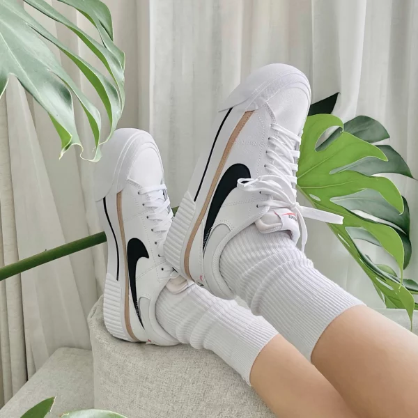 WMNS NIKE COURT LEGACY LIFT DM7590-100