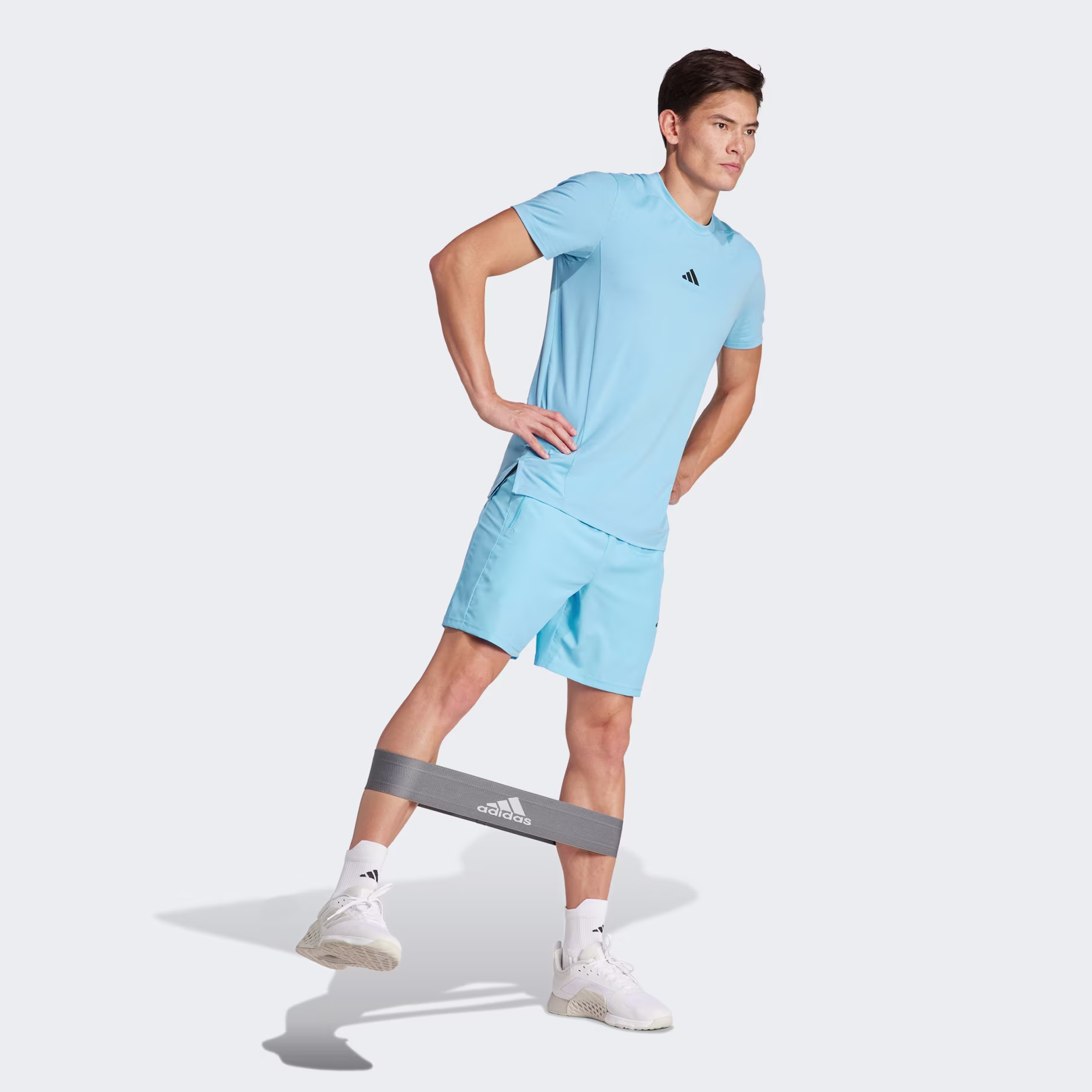 IS3830_25_model ADIDAS Maice IS3830