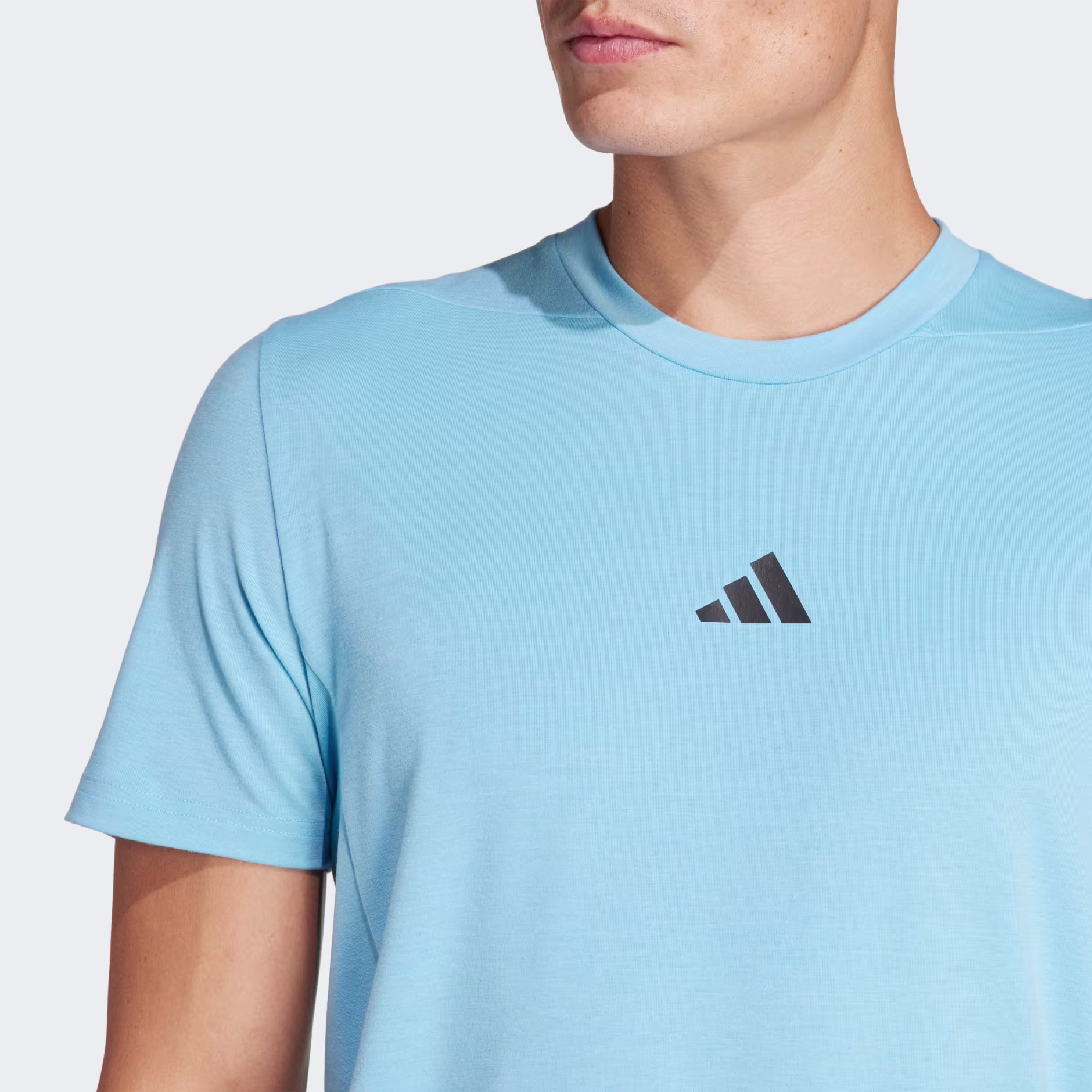 IS3830_41_detail ADIDAS Maice IS3830