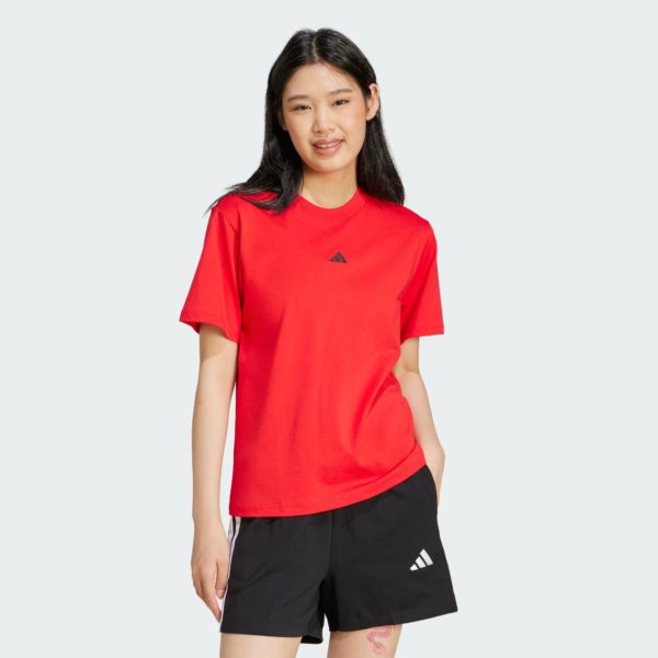 Essentials_Small_Logo_Cotton_Tee_Red_JC5946_21_model ADIDAS Maice JC5946
